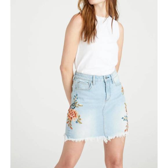 NEW DRIFTWOOD mini skirt maui in maui - Picture 2 of 5